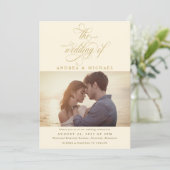 Elegantes Cream Gold Calligraphy Foto Wedding Einladung (Stehend Vorderseite)