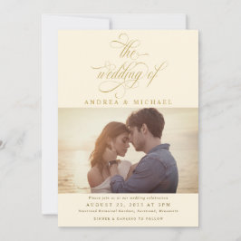 Elegantes Cream Gold Calligraphy Foto Wedding Einladung