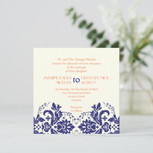 Elegantes Damasmotiv, blaue Korallenhochzeit Einladung (Stehend Vorderseite)