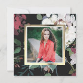 Elegantes Dark Floral Graduation Party Foto Einladung (Vorderseite)