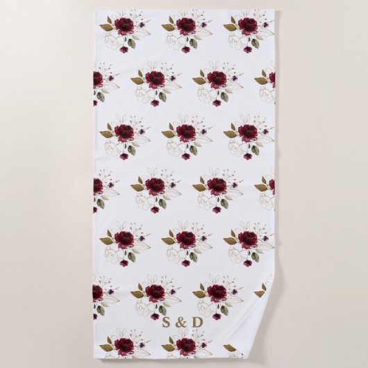 Elegantes Delicate Burgundy Gold Blume Monogramm Strandtuch (Vorderseite)