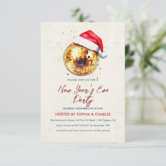 Elegantes Disco Ball Script Silvester Party Einladung (Stehend Vorderseite)