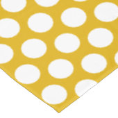 Elegantes Dot-Muster | Senfgelb und weiß Tischdecke (Schrägansicht)