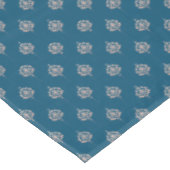 Elegantes dunkelblaues Damastmuster Tischdecke (Schrägansicht)