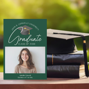 Elegantes dunkelgrünes Abschlussfoto 2026 Graduier Ankündigung