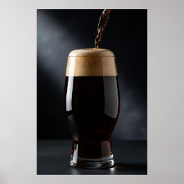 Elegantes Dunkles Bier in Tulip Glass Poster