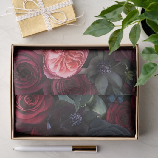 Elegantes dunkles Blumenarrangement mit Rose Seidenpapier (Geschenk)