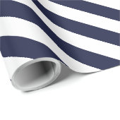 Elegantes dunkles Navy Blau und Weiß Streifen Must Geschenkpapier (Rolleneckpunkt)