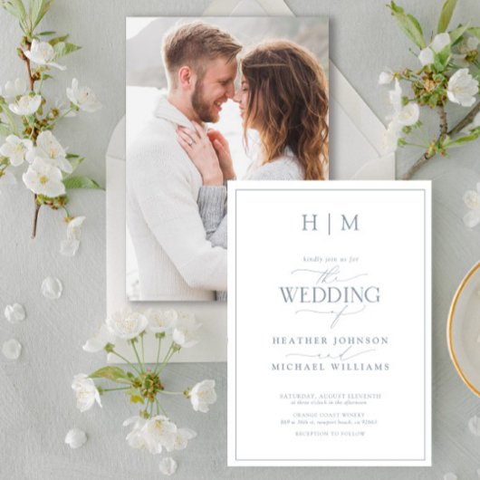 Elegantes Dusty Blue Calligraphy Monogram Foto Einladung