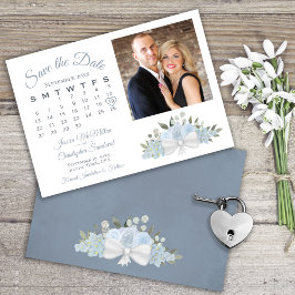 Elegantes Dusty Blue Floral Calendar Foto Hochzeit Save The Date
