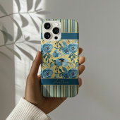 Elegantes Dusty Blue Gold Floral Stripe Monogramm iPhone Hülle