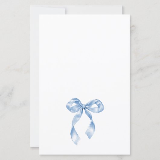Elegantes Dusty Blue Hand Drawn Bow Wedding Menu (Rückseite)