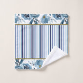Elegantes Dusty Blue White Floral Stripe Monogramm Badhandtuch Set (Waschlappen)