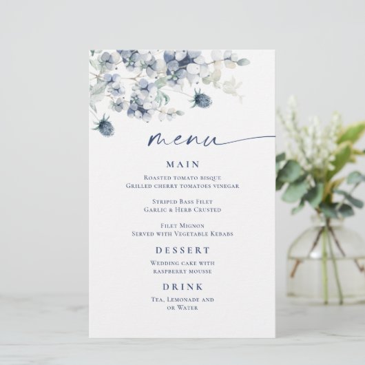 Elegantes Dusty Blue Winter Foliage Wedding Menu (Stehend Vorderseite)