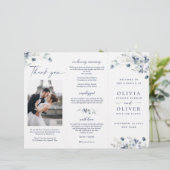 Elegantes Dusty Blue Winter Hochzeitsprogramm (Stehend Vorderseite)