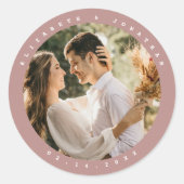 Elegantes Dusty Rose Blush Neutral Wedding Foto Runder Aufkleber (Vorderseite)
