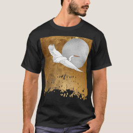 Elegantes Egret, Silbermond und goldene Felder T-Shirt