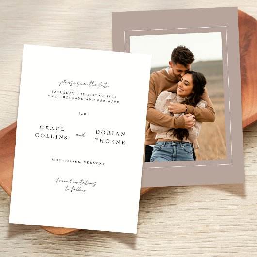 Elegantes, einfaches, neutrales Mocha Mousse Foto Save The Date