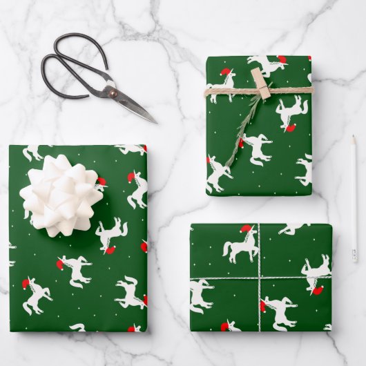 Elegantes Einhornmuster in einer weihnachtlich grü Geschenkpapier Set (Vorderseite)