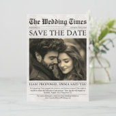 Elegantes einzigartiges Fun Newspaper Foto Hochzei Save The Date (Stehend Vorderseite)