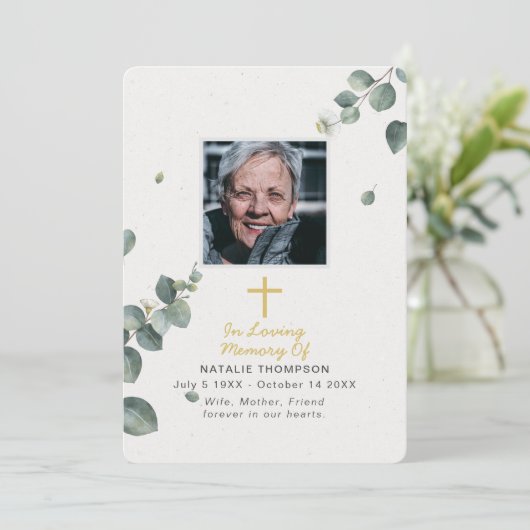 Elegantes Eukalyptus Beileid Beerdigung Foto Dankeskarte (Stehend Vorderseite)