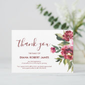 Elegantes Eukalyptus Burgundy Typografy Beileid Dankeskarte (Stehend Vorderseite)