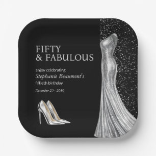 Elegantes fantastisches silbernes Kleid der Frau z Pappteller