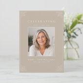 Elegantes Feier-des-Lebens-Foto Trauerprogramm Einladung (Stehend Vorderseite)