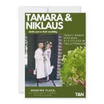 Elegantes, feines, waldgrünes slawisches Foto Hoch