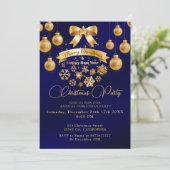 Elegantes festes Golden Bow Blauer Weihnachtsfest Einladung (Stehend Vorderseite)