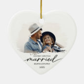 Elegantes First Christmas Verheiratet Couple Foto Keramik Ornament (Hinten)