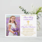Elegantes First Holy Communion Violet Gold Foto Einladung (Stehend Vorderseite)