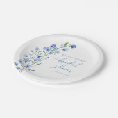 Elegantes floral Dusty Blue Brautparty Pappteller (Schrägansicht)
