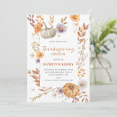 Elegantes Floral Pumpkin Erntedank Dinner Einladung (Stehend Vorderseite)