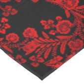 Elegantes Floral Schwarz und Rot Tischdecke (Schrägansicht)