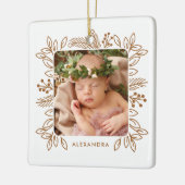 Elegantes Foliage Frame Erstes Weihnachtsrost-Foto Keramikornament (Links)