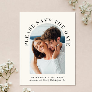 Elegantes Foto Arch Cream Save the Date Ankündigungspostkarte