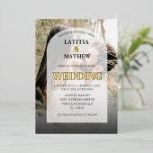 Elegantes Foto Calligraphy Arch Wedding Folieneinladung (Stehend vorne)