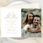 Elegantes Foto Champagne Monogram Wedding Save The Date<br><div class="desc">Ankündigen Sie Ihr Hochzeitstag mit dieser markanten Hochzeit speichern Sie die Dattelkarte mit zwei Sektionen auf der Vorderseite, zu den verlassen exquisiten handgezeichneten botanischen Monogramm elegant eingerahmten Paaren Initialen in goldenen Champagnertönen mit Ihren Namen, Hochzeitstermin und Location Details und auf der rechten Seite mit Abschnitt für Ihr Foto. Zurück mit...</div>