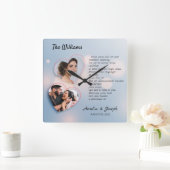 Elegantes Foto Collage Hochzeitsuhr mit Text Quadratische Wanduhr (Zuhause)