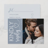 Elegantes Foto Dusty Blue Wedding RSVP Karte (Vorne/Hinten)