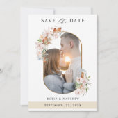Elegantes Foto erthy Blooms mit Beige Wedding Save The Date (Vorderseite)