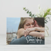 Elegantes Foto – Geteiltes Layout mit moderner Sch Save The Date (Stehend Vorderseite)