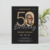 Elegantes Foto Gold Black Überraschung 50. Geburts Einladung (Stehend Vorderseite)