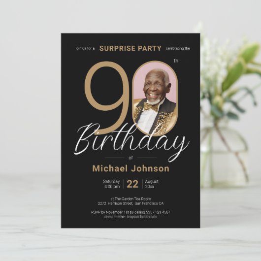 Elegantes Foto Gold Black Überraschung 90. Geburts Einladung (Stehend Vorderseite)