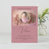 Elegantes Foto Mauve Baby Birth Announcement Card Ankündigung (Stehend Vorderseite)
