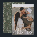 Elegantes Foto, modern, minimalistisch grün, botan Feiertagskarte<br><div class="desc">Elegantes Foto Moderne minimale natürliche Oliven grüne Aquarell botanische Typografie Frohe Weihnachtsferien flache Karte.</div>