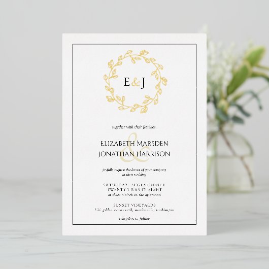 Elegantes Foto Monogram Leaf Wreath Wedding Folieneinladung (Stehend vorne)