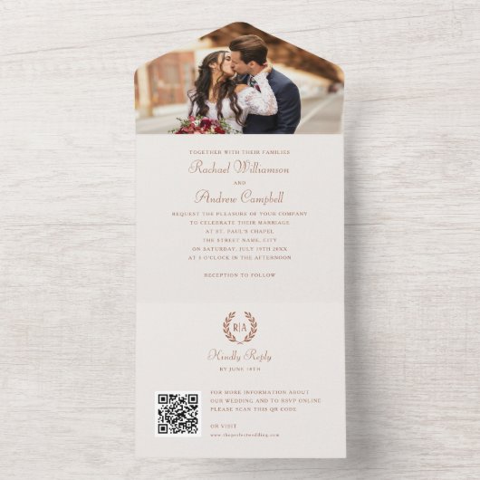 Elegantes Foto Monogram QR Terracotta Creme Weddin All In One Einladung (Innen Boden)