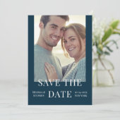 Elegantes Foto QR Code Dunkelblaue Hochzeit Save The Date (Stehend Vorderseite)